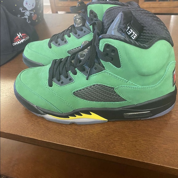 Sneakers - Picture 4 of 12